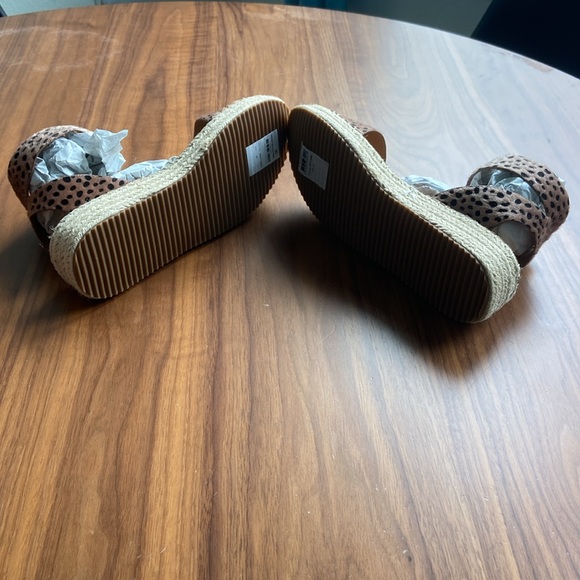 WIDE FIT Melody Print Platform. Leopard print. SIZE 42 - Picture 5 of 8